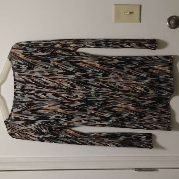 Patterned Long Sleeve Top - Picture 2 of 2